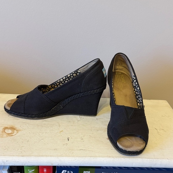 TOMS Black Canvas Peep-Toe Wedges with Patterned Lining - Picture 3 of 10